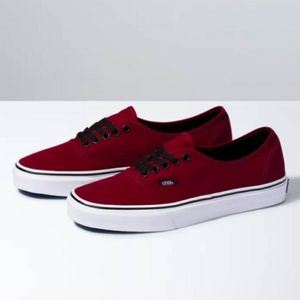 Authentic Port Royal/Black Van's Size 9 New with tag /box